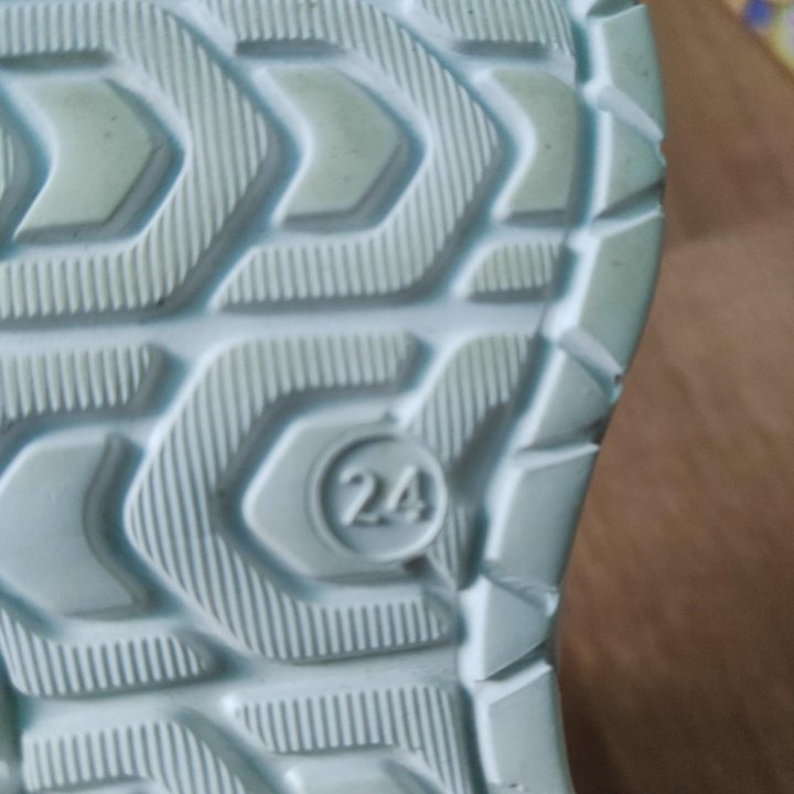 Сандали для девочки 24