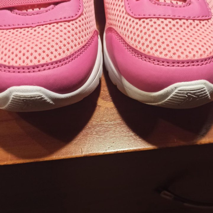 Кроссовки для девочек