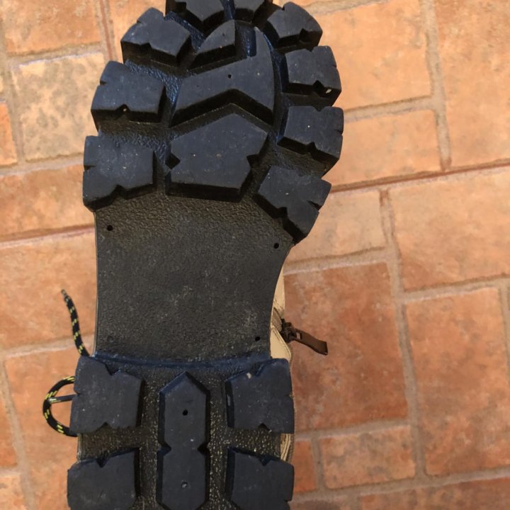 Ботинки Капика на девочку