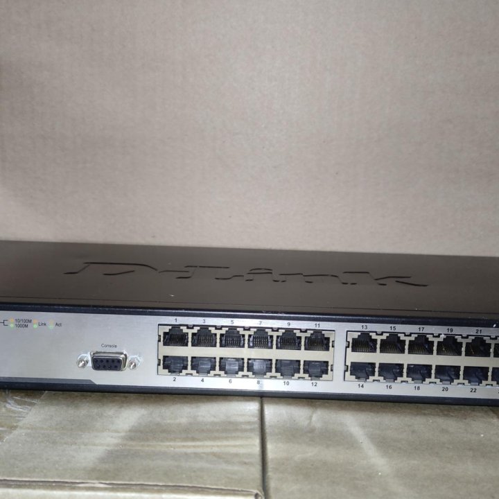 Коммутатор switch D-Link DES-3028