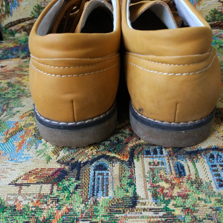 Полуботинки.