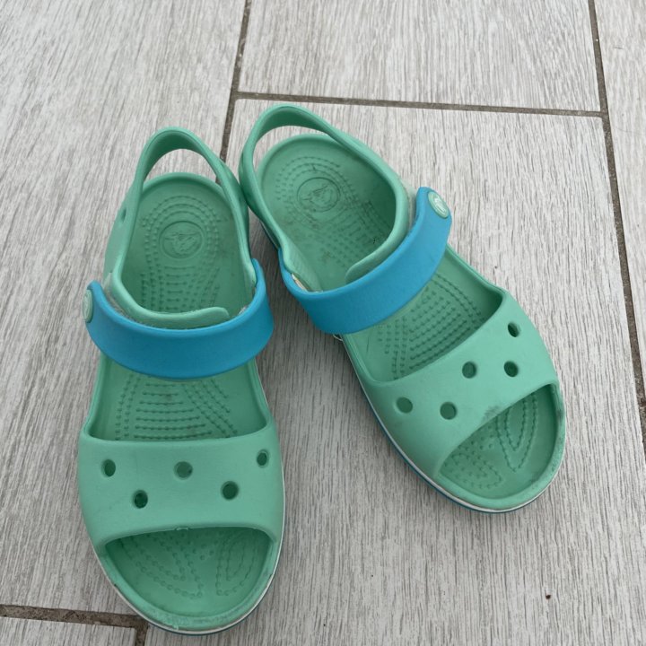 Сандалии crocs c12