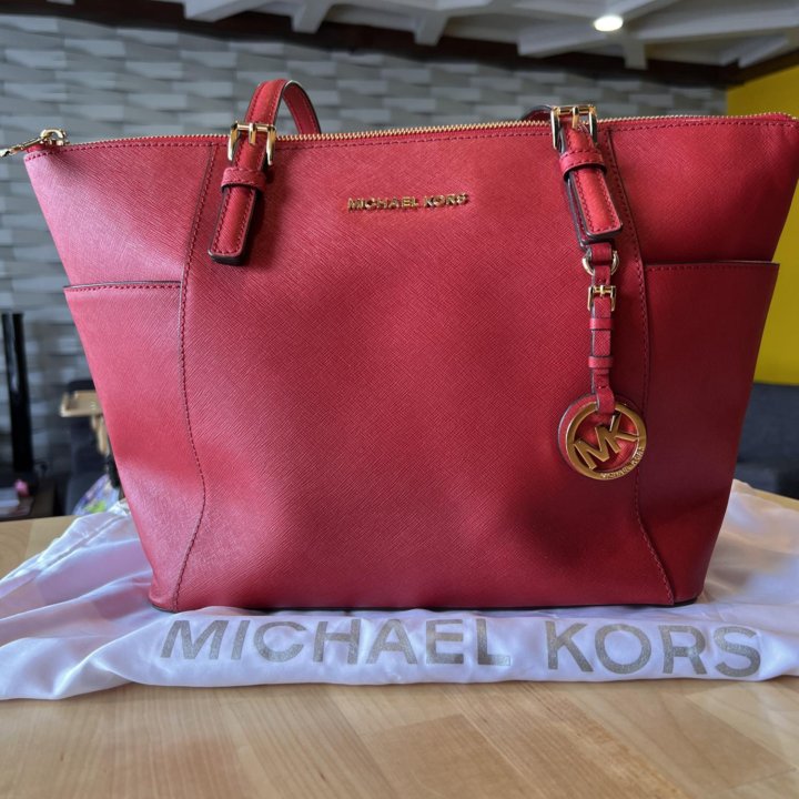 Женская кожаная сумка Michael Kors