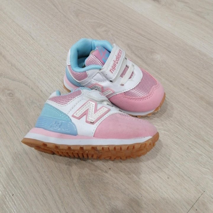 Кроссовки новые New balance р.21,22