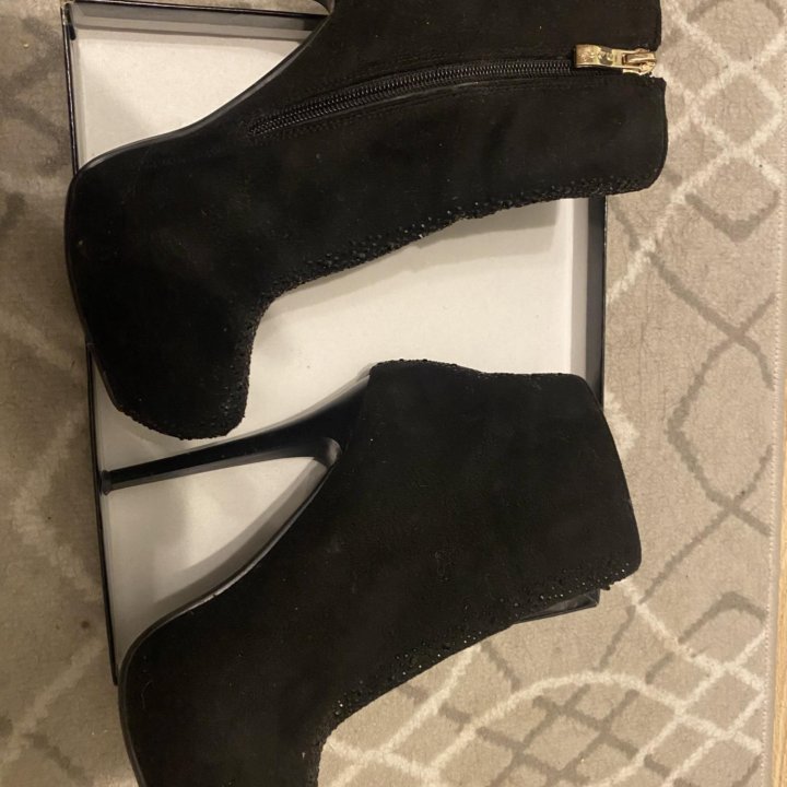 Ботинки женские