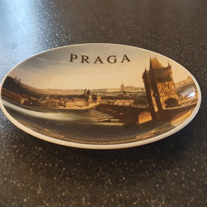 Настенная тарелка-картина Чехия