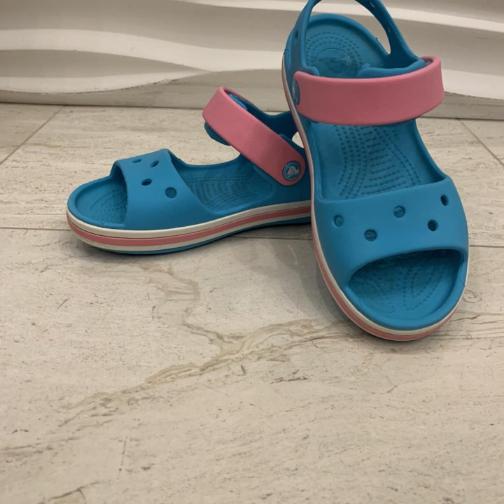 Сандалии crocs J1