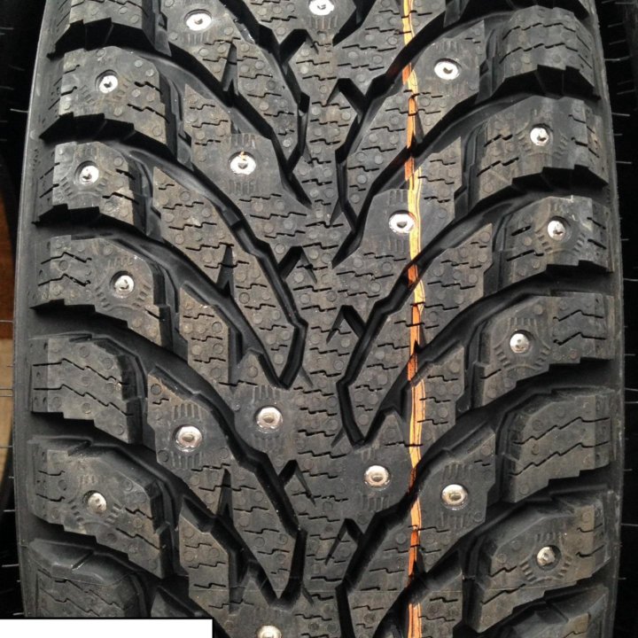 Зимняя резина 215/55 R-17 