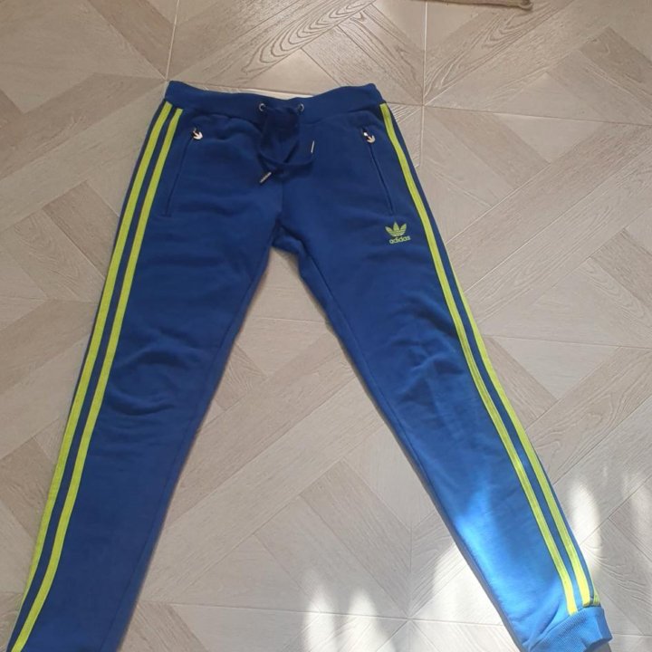 Спортивные штаны Adidas