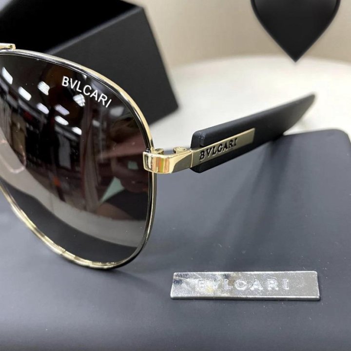 солнцезащитные очки Bvlgari
