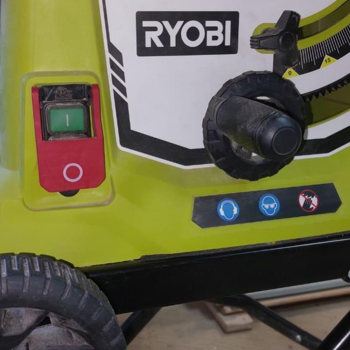 Распиловочный станок Ryobi RTS1800EF-G