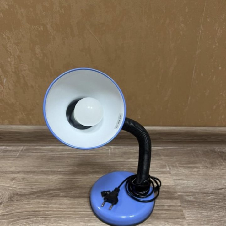 Лампа настольная