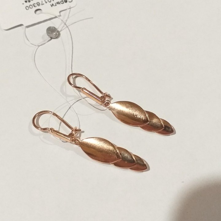 Золотые серьги 2,46гр.