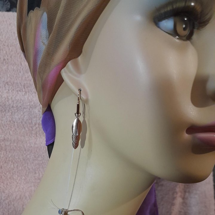 Золотые серьги 2,46гр.