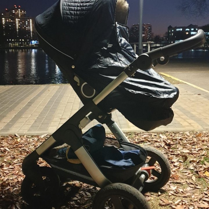 Прогулочная коляска STOKKE TRAILZ, черная