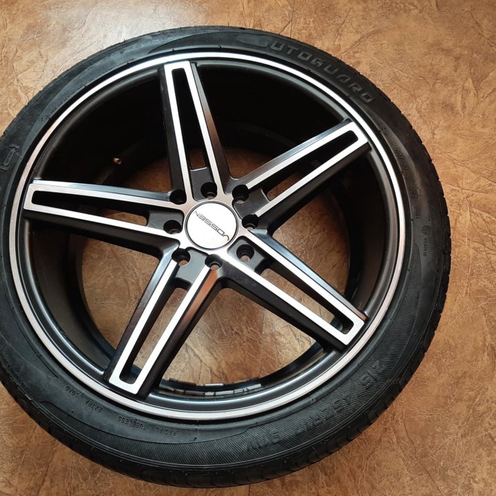 Литые диски VOSSEN CV5 на шинах 215/45 R17