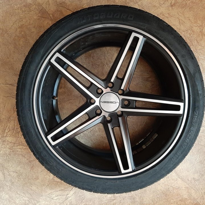 Литые диски VOSSEN CV5 на шинах 215/45 R17