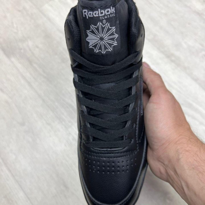 Кроссовки Reebok classic