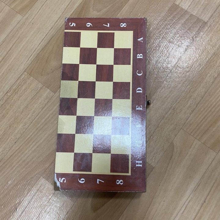 Шахматная доска, коробка для шахмат, шашек
