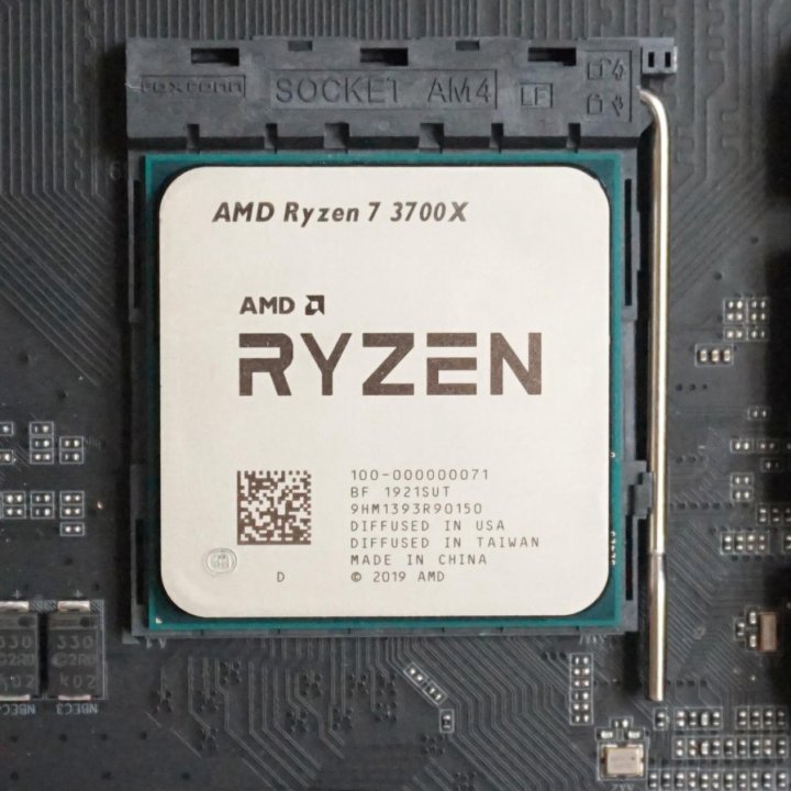 Процессор Ryzen 7 3700X ( 8 ядер 16 потоков )