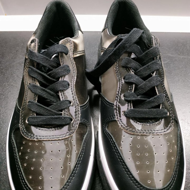 Кросовки Bershka