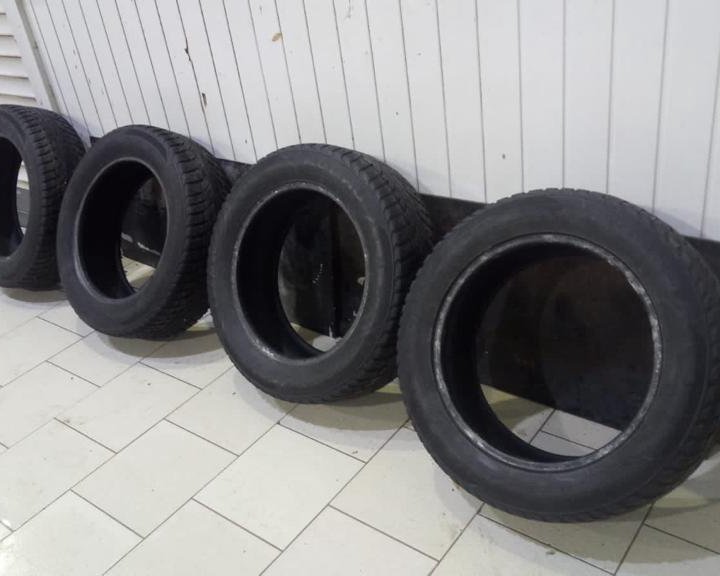 Шины зимние Kumho I'Zen RV Stud KC16 215/60 R17