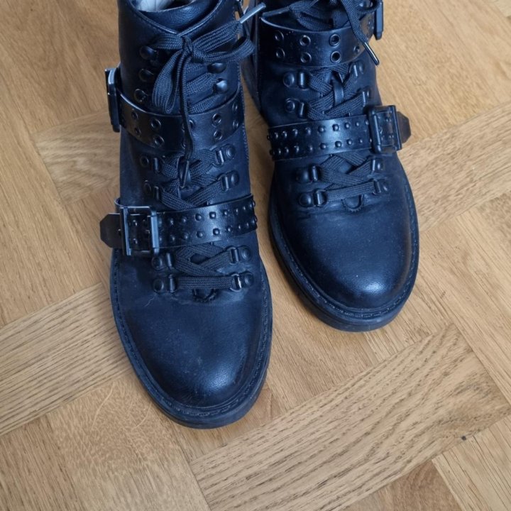 Ботинки демисезонные 39