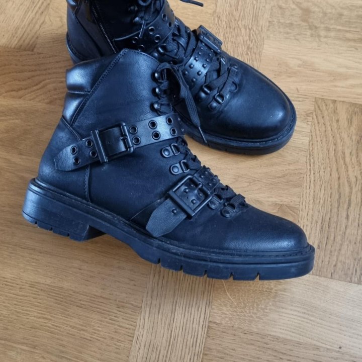 Ботинки демисезонные 39