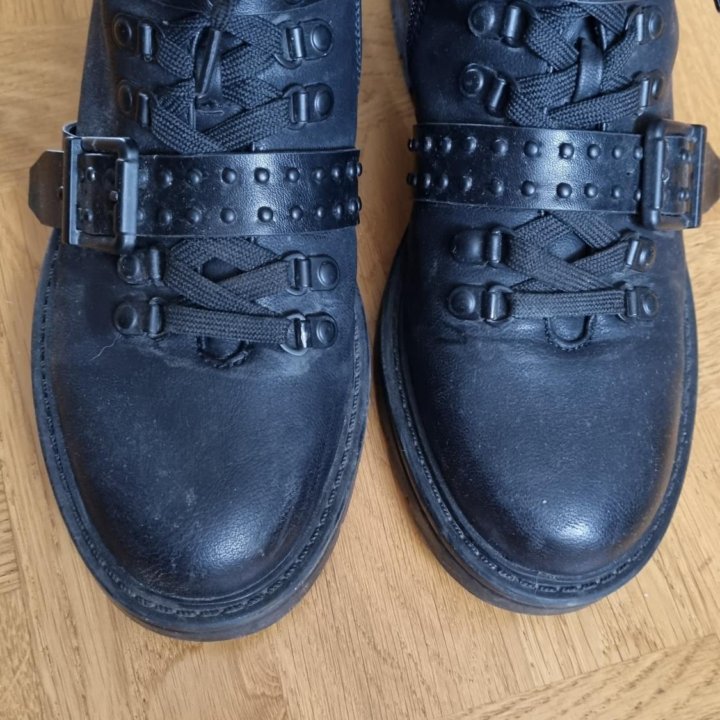 Ботинки демисезонные 39