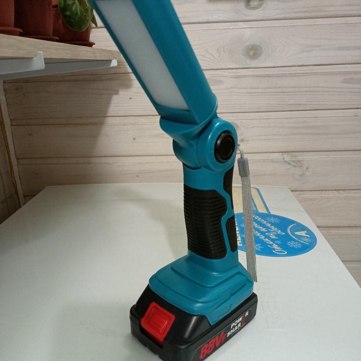 Светильник под аккумуляторы Makita LXT 18В.