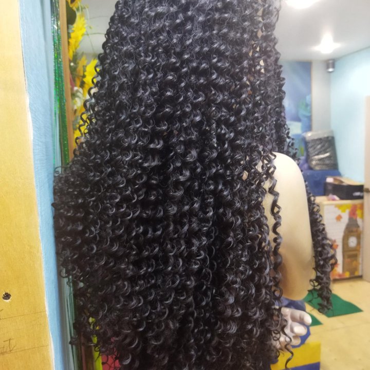 Кудрявый парик