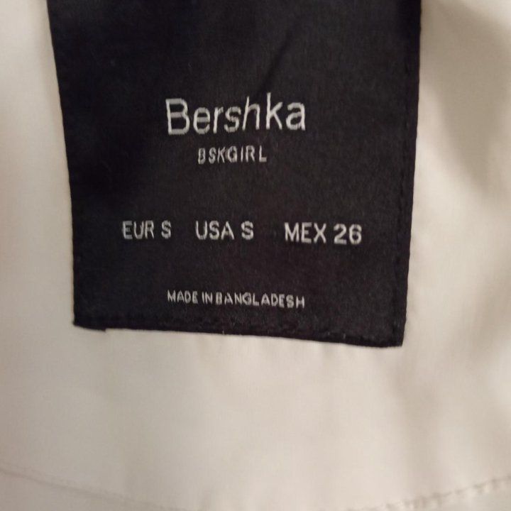 Куртка женская BERSHKA размер S