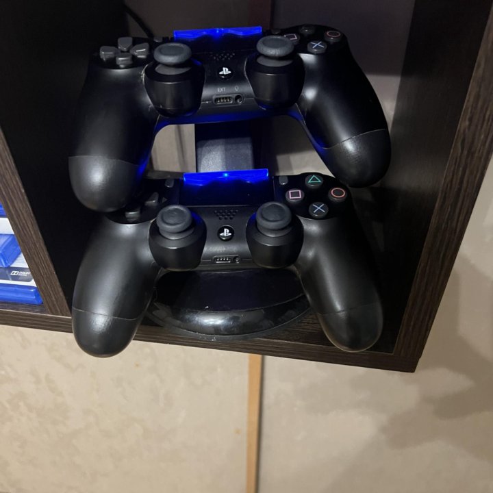 Продам ps4 pro 1 tb