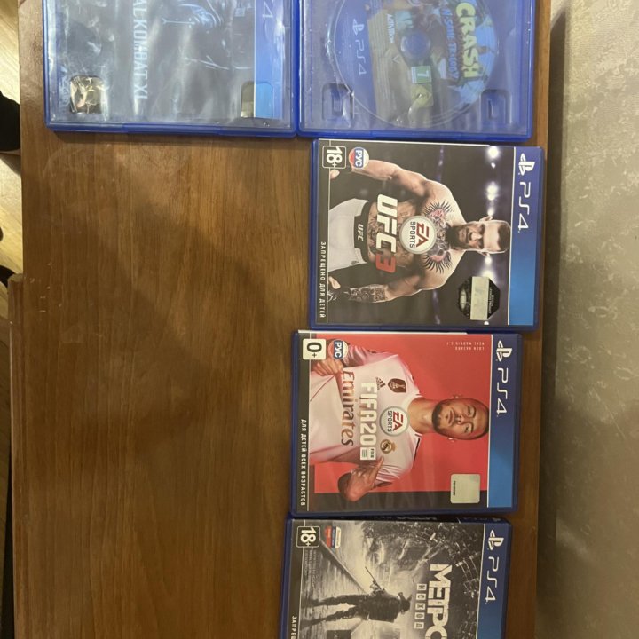 Продам ps4 pro 1 tb