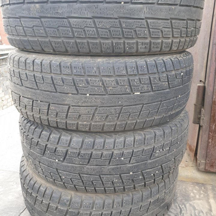 225/65R17 Yokohama 4шт. 114,3