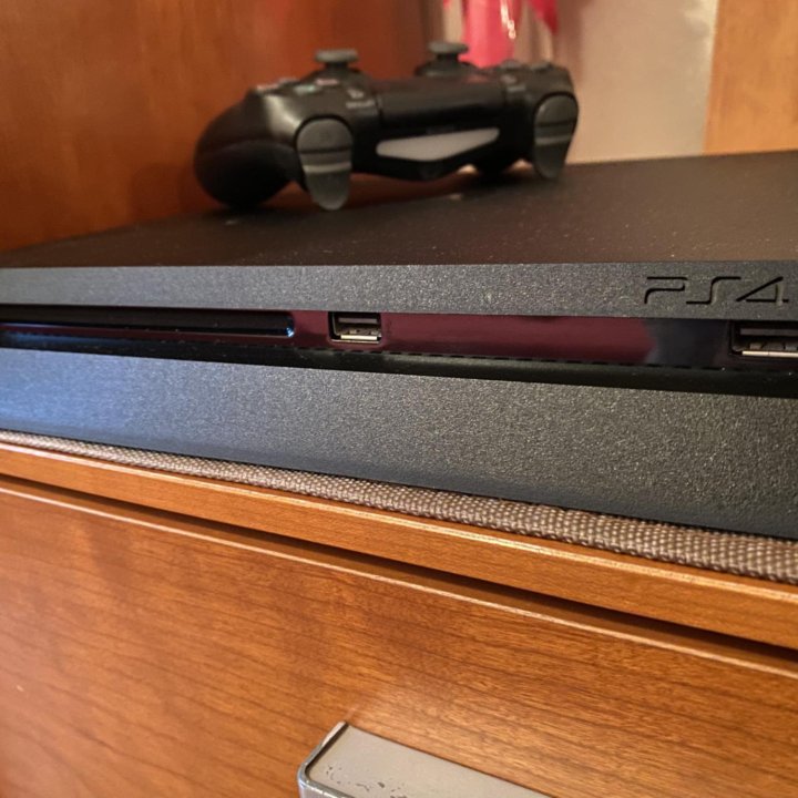PS 4 slim