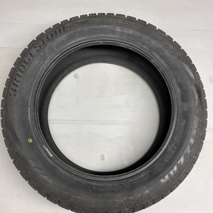 Bridgestone Blizzak VRX 215/55/17