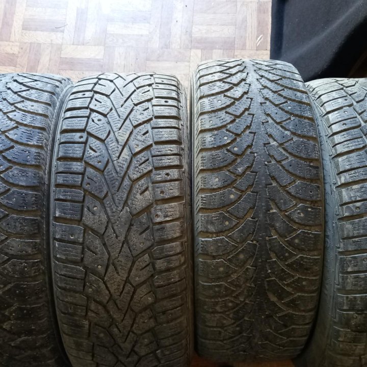 Зимняя 205/55 r16 NORDMAN 4