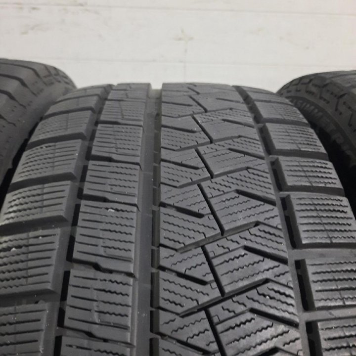 245/40R18 Pirelli Ice Asimmetrico (Лот №5454)