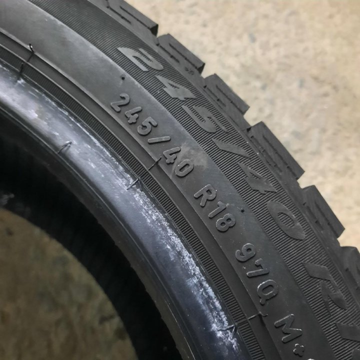 245/40R18 Pirelli Ice Asimmetrico (Лот №5454)