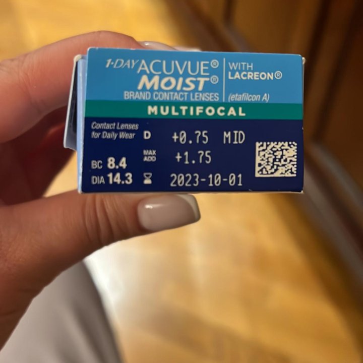 Линзы для зрения Acuvue moist