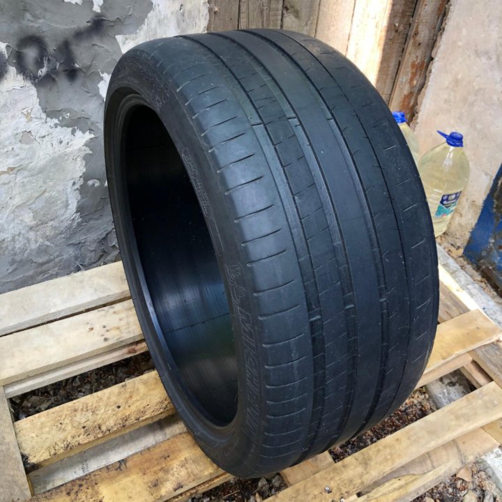 Michelin Pilot Super Sport 285/35 R21 105Y