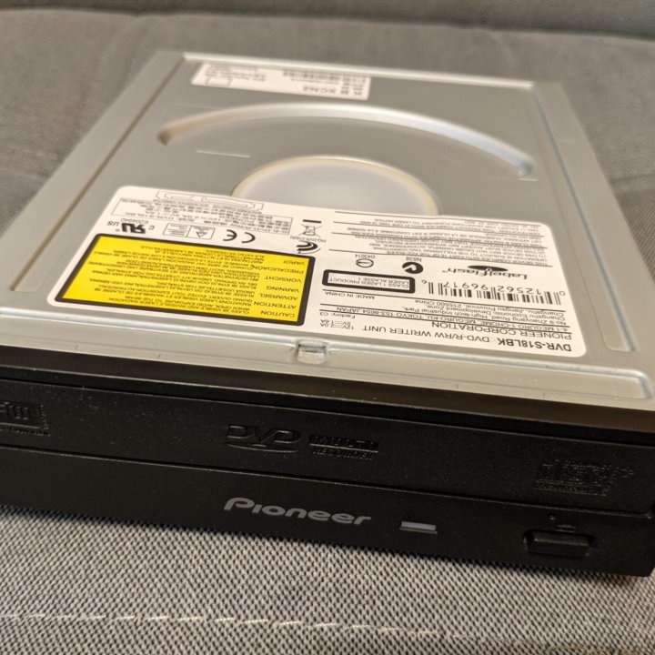 DVD-RW привод Pioneer DVR-S18LBK (SATA)