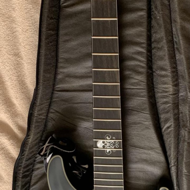 Электрогитара Schecter Diamond Series