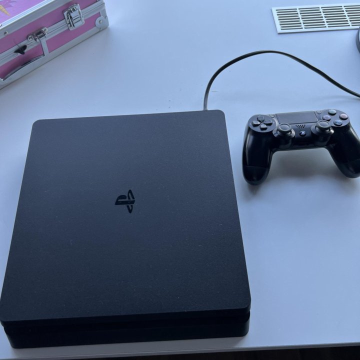 Sony PS4 slim