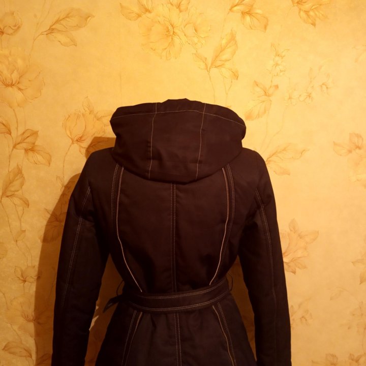 Куртка осенняя женская. 42 размер. БУ