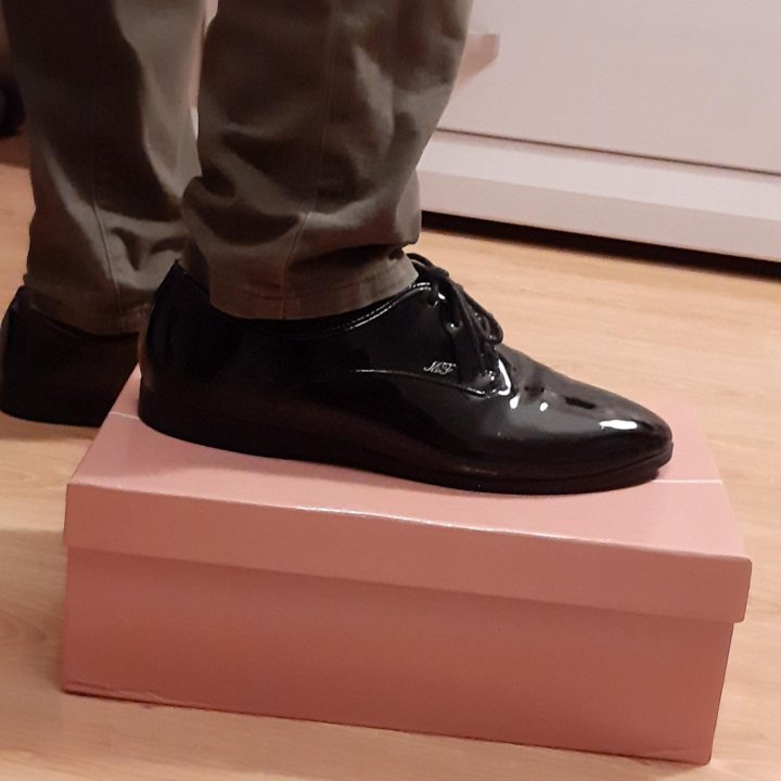 Ботинки 39 размер