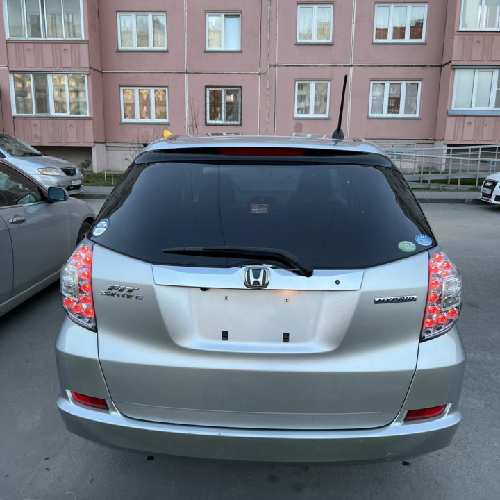 Honda Fit Shuttle, 2011