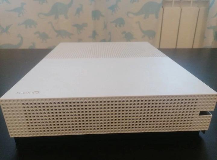 Xbox One S 1Tb