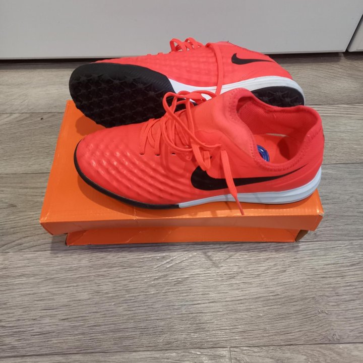 Футбольная обувь